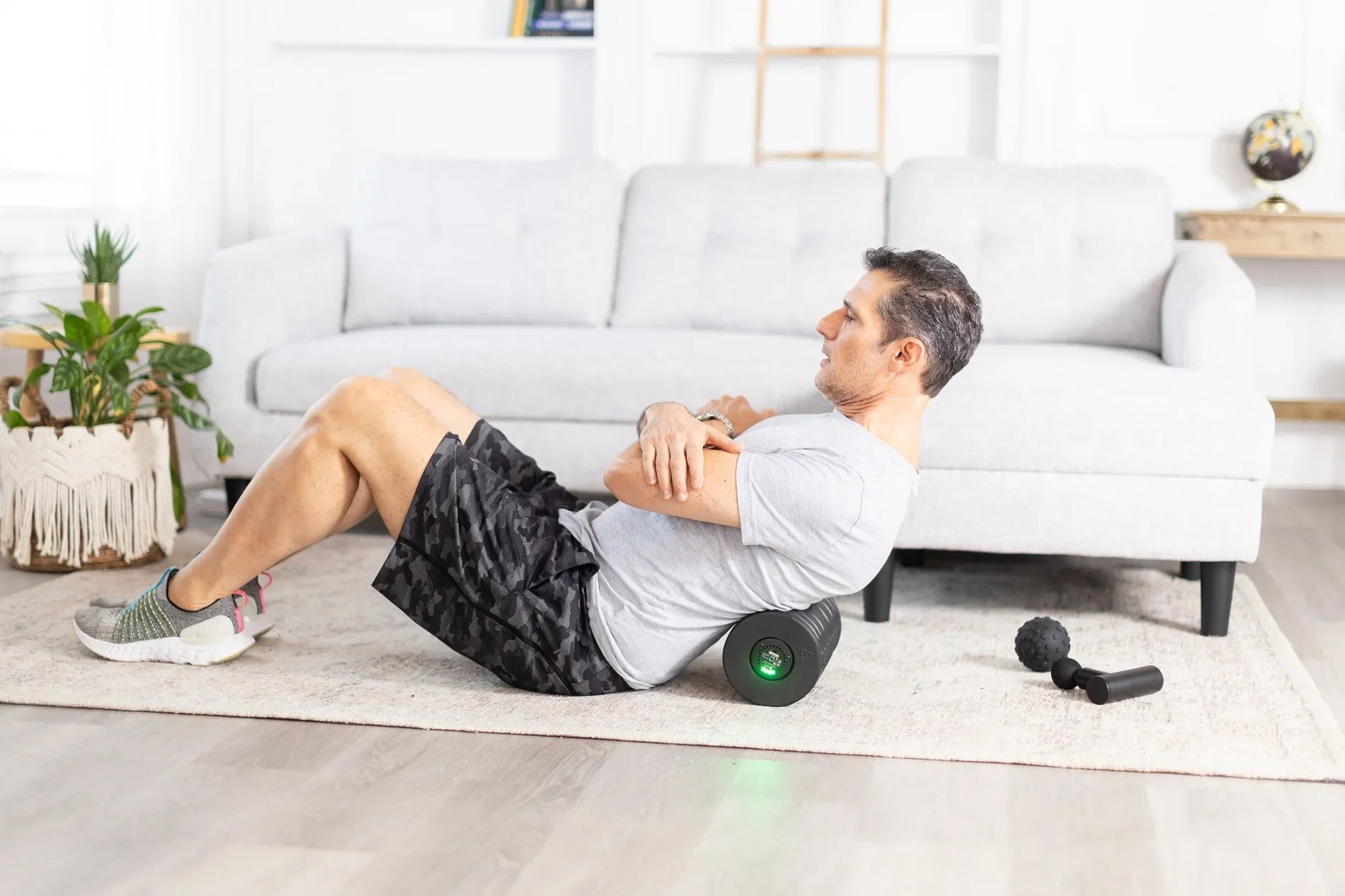 How to Use a Foam Roller: 8 Exercises | Lifepro How to Use a Foam Roller: 8 Exercises | Lifepro