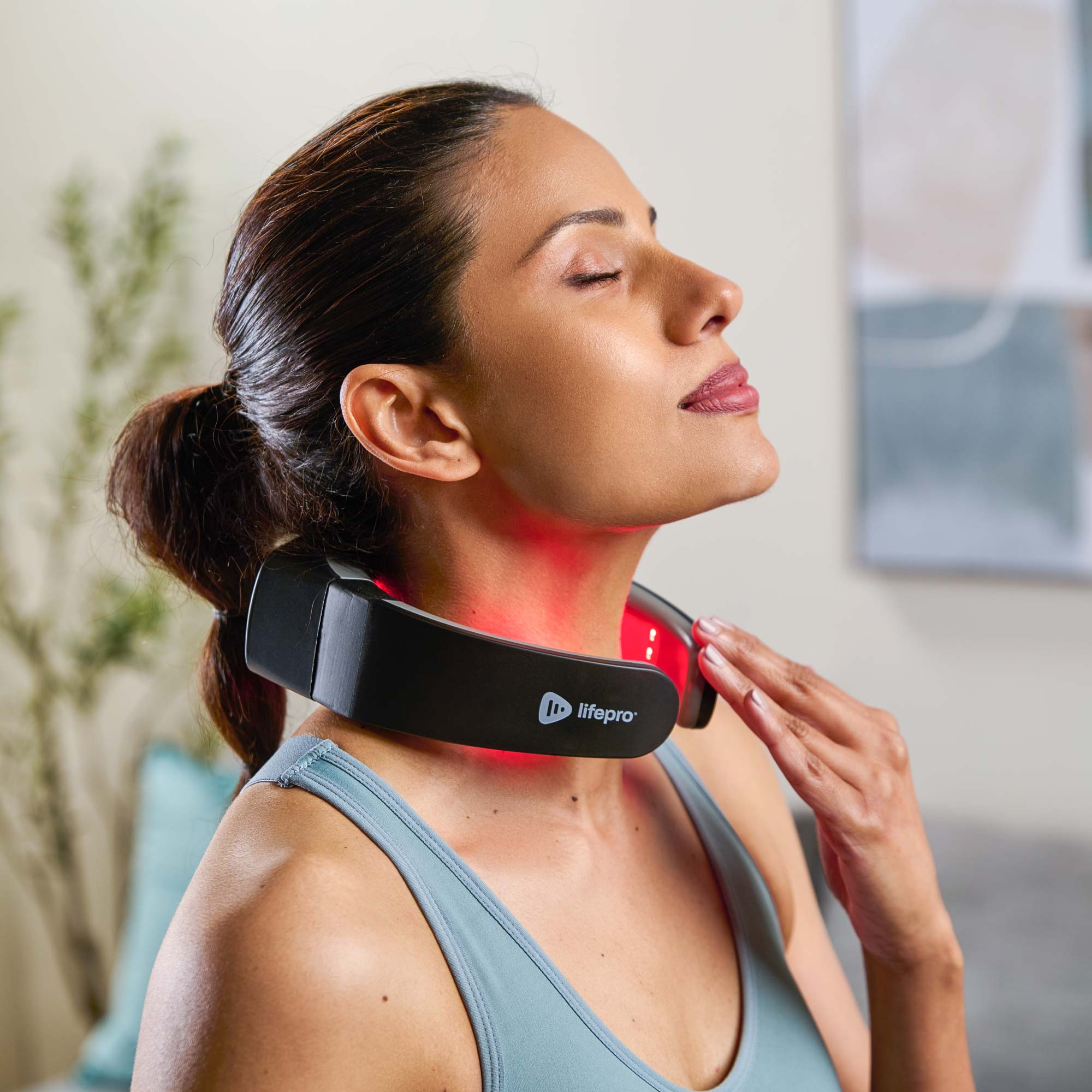 LumiNova™ Red Light Therapy Neck Device | Lifepro